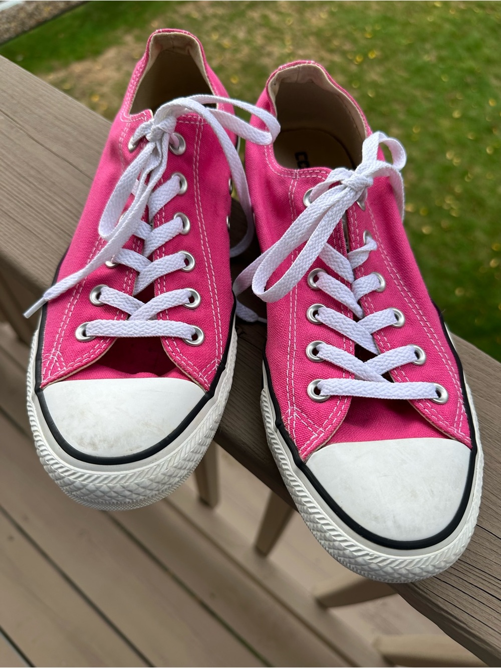 Converse Women's Pink Low-Top Canvas Sneakers with White Accents size 10 - Picture 2 of 9